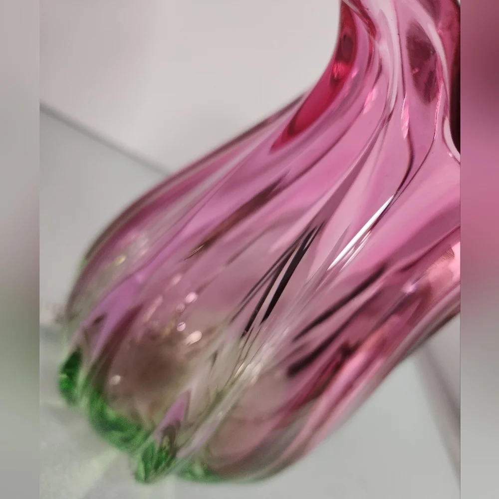 Teleflora‎ vintage handblown berry pink/green fade budding flower glass vase